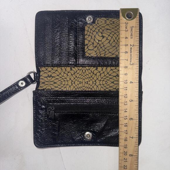 Vintage HOBO INTERNATIONAL Black Patent Leather Folding Wristlet Clutch Wallet - Picture 13 of 15